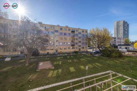Pierwsze Piętro Potencjalne 3 Pokoje z Balkonem