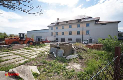 Budynek handlowo-usługowy z magazynem 1300m2,Tyczyn, duża działka