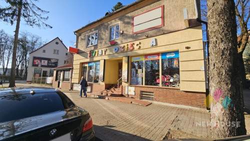 Lokal na sprzedaż-witryna-parter-duży ciąg pieszy