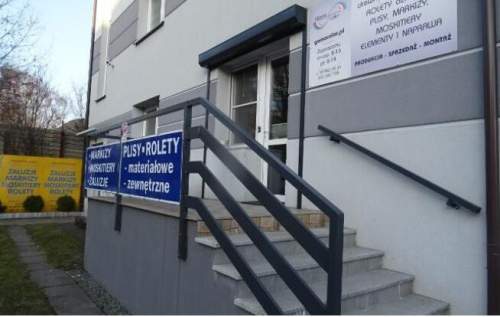 Budynek handlowo - usługowy z częścią mieszkalną w centrum Słup