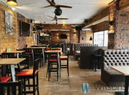 Lokal gastronomiczny 210 m2 . Parter