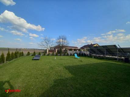 DOM 111 M2 STEKLINEK WYSOKI STANDARD GARAŻ