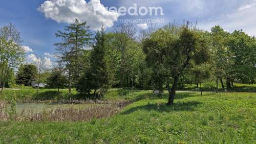 Spokojna działka 3 128 m wśród lasów