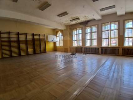 Budynek użytkowy 859 m Wałbrzych inwestycyjny