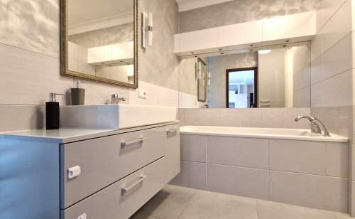 3 pokoje z balkonem i garażem, 85m2, Matejki 11