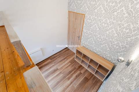 2pok 43 m2 atresole 20 min spacerem od Rynku