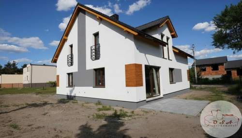 5 pok. taras z boku budynku Pecna 750 m PKP