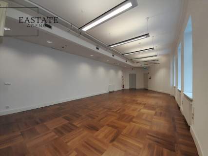 Biura w samym Centrum na przeciwko Pałacu Kultury.
