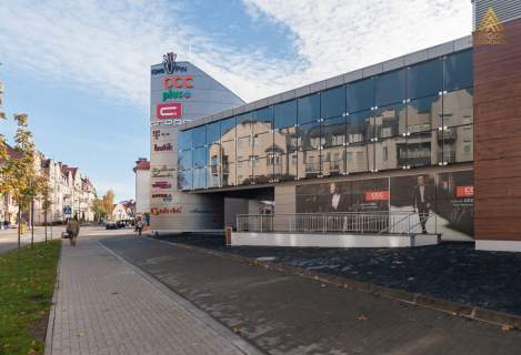 Lokal z zewnętrznym wyjściem z galerii w centrum