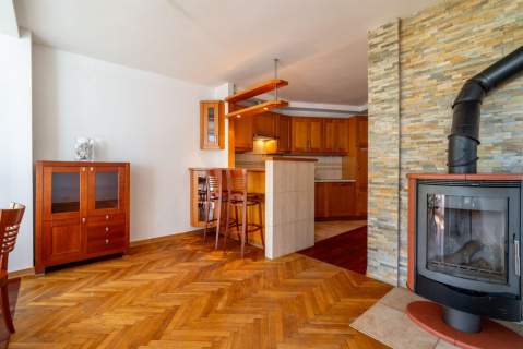 Mieszkanie w szeregu z ogrodem 80 m .
