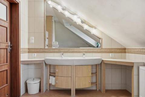 Dom z dużym ogrodem 186 m2 działka 1405 m2 G