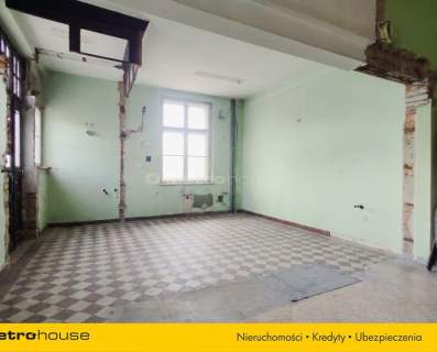 Duże mieszkanie na parterze dla miłośników kolei