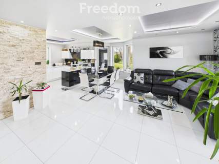 Dom 220 m hala 430 m , Stalowa Wola