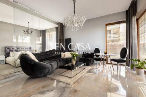Apartament na Żoliborzu z pięknym ogrodem