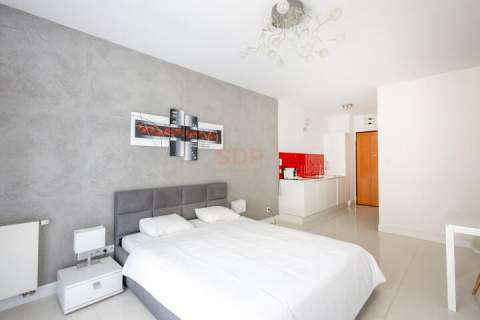 Mieszkanie przy rzece w apartamentowcu z 2012 roku 