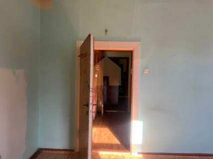 32m2 / 1 piętro do własnej aranżacji.