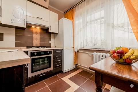 Trzy pokoje, 58 m2, 2 piętro, Towarowa