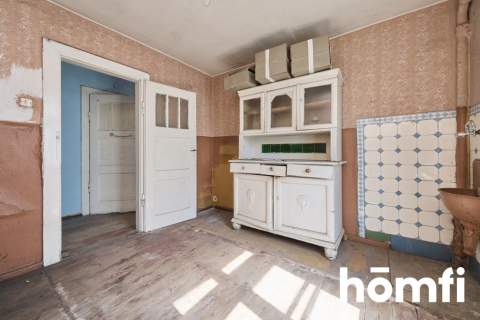 Klecina Parter 104m w starej willi 50% ogrodu