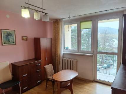 Mieszkanie 46 m2, centrum, do remontu. Polecamy