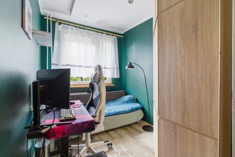 Trzy osobne pokoje Balkon pierwsze pietro