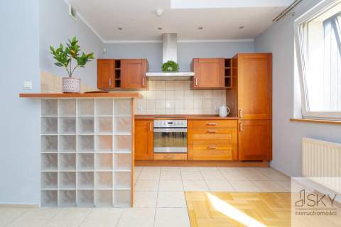 Do odświeżenia/3 pokoje na zamknętm osiedlu/balkon