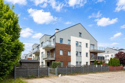 Piękne, zadbane z widokiem na zieleń i balkonem