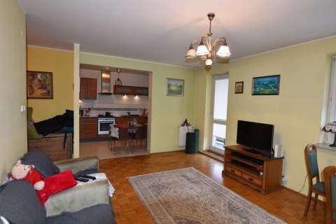 Ciche, wygodne 3 pokoje, 75,6m2, balkon, piwnica