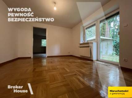 Rezydencja na wynajem z dużym zalesionym ogrodem