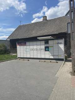 Budynek z 4 lokalami usługowymi