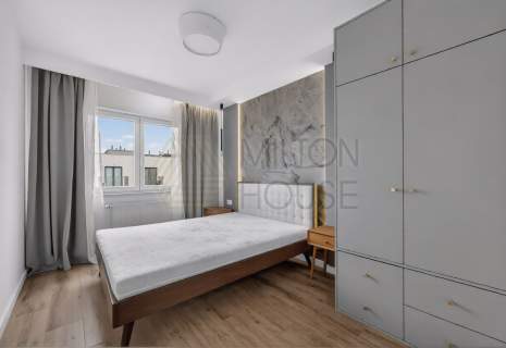 Nowy blok Metro Miejsce postojowe Balkon