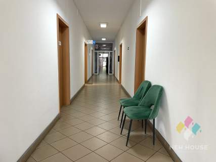 Lokal 32 m2, 1 piętro, 2 pomieszczenia