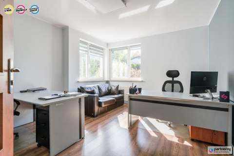 Dwupoziomowy apartament na zamkniętym osiedlu