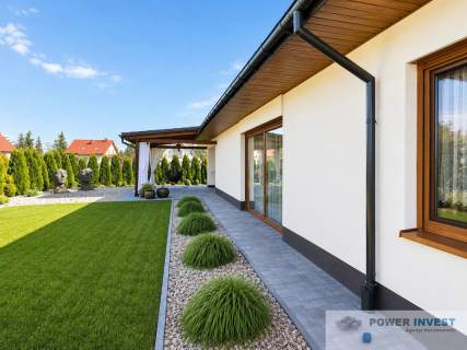 Nowoczesny dom parterowy z ogrodem