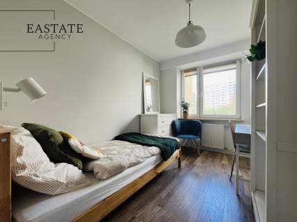 3 pokoje Oddzielna kuchnia Balkon Metro