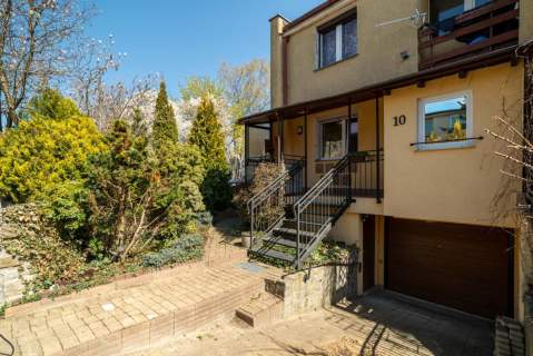 Mieszkanie w szeregu z ogrodem 80 m .