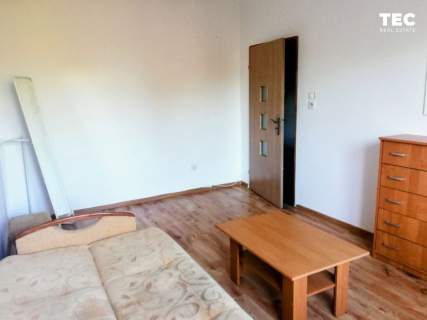 39 m osobna kuchnia 2 pokoje do remontu