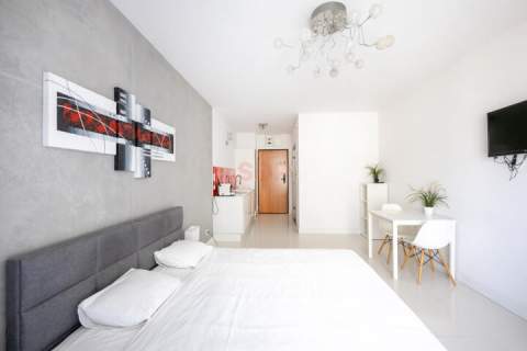 Mieszkanie przy rzece w apartamentowcu z 2012 roku 