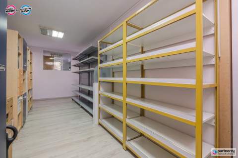 Atrakcyjny lokal usługowy z parkingiem 80,54 m 