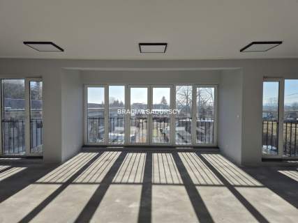 Wolnostojący obiekt biurowy- 300m2 