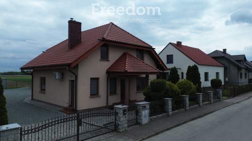Dom 6 pokoi bud.garażowy 2 miejsca, taras, ogród