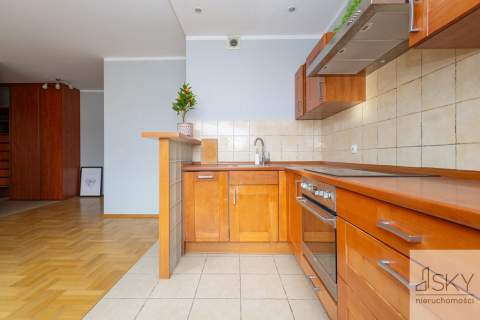 Do odświeżenia/3 pokoje na zamknętm osiedlu/balkon