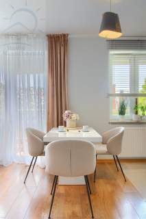 2 pokoje, duży balkon, m. post., komórka lok.