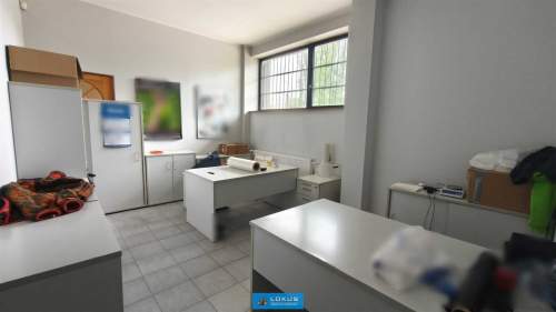 Magazyn 400 m2 z rampą i biurem, plac dla TIR