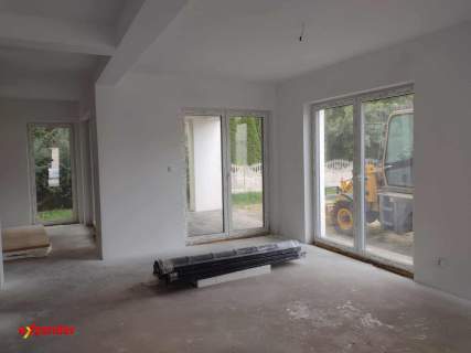 Bliźniaki w Tajęcinie, duża działka, brak skosów