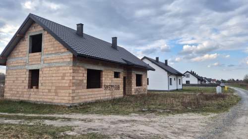 Dom na sprzedaż w Staszowie