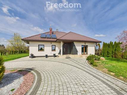 Dom 220 m hala 430 m , Stalowa Wola