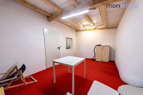 Hala 90m2 Obwodnica Krakowa A4 / Zakopianka
