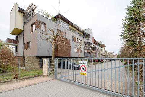 Apartament 82m2 z tarasem 15m2, garaż 17,2m2, komórka 6,7m2