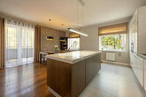 Przestronny Apartament 155 mkw, 2 łazienki, Garaż