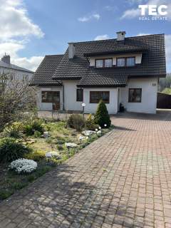 Dom z zagospodarowaną działką - Stara Bircza